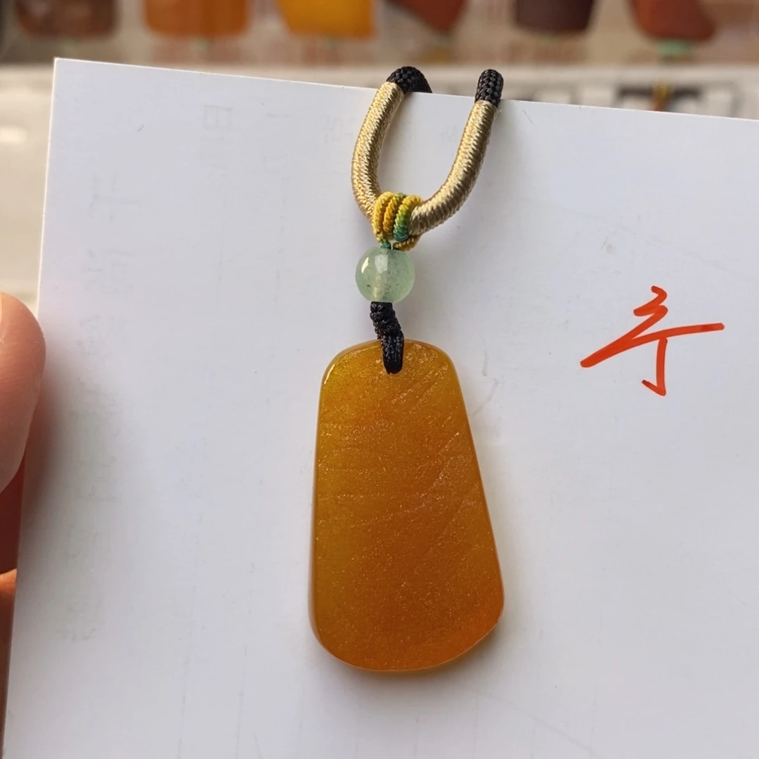 未镶嵌琥珀珠宝奇石