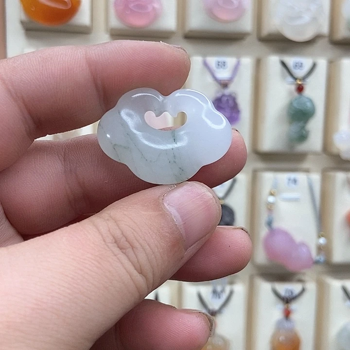 石英质玉颈饰未镶嵌微***天