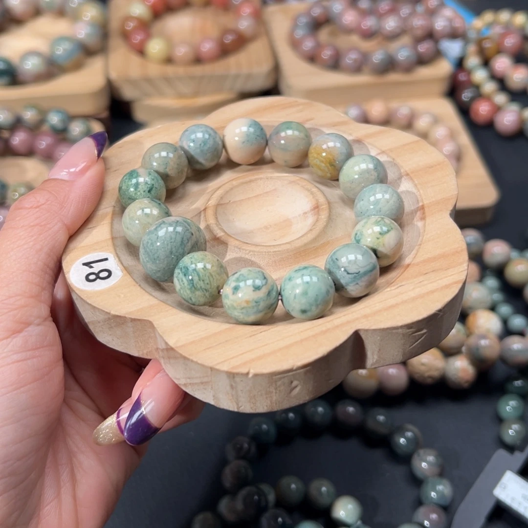 夏***一石英质玉未镶嵌手链145