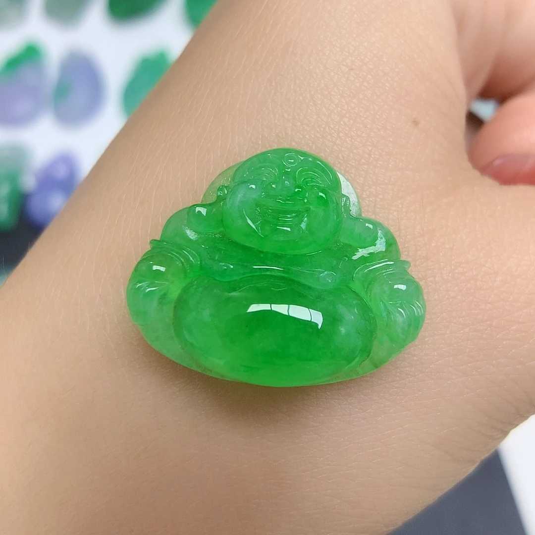 翡翠颈饰未镶嵌佛公