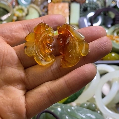 岫玉未镶嵌耳环一对