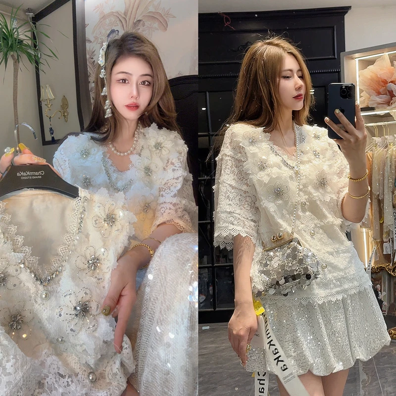 【白日梦我】62973蕾丝钩花水钻花朵V领轻奢上衣