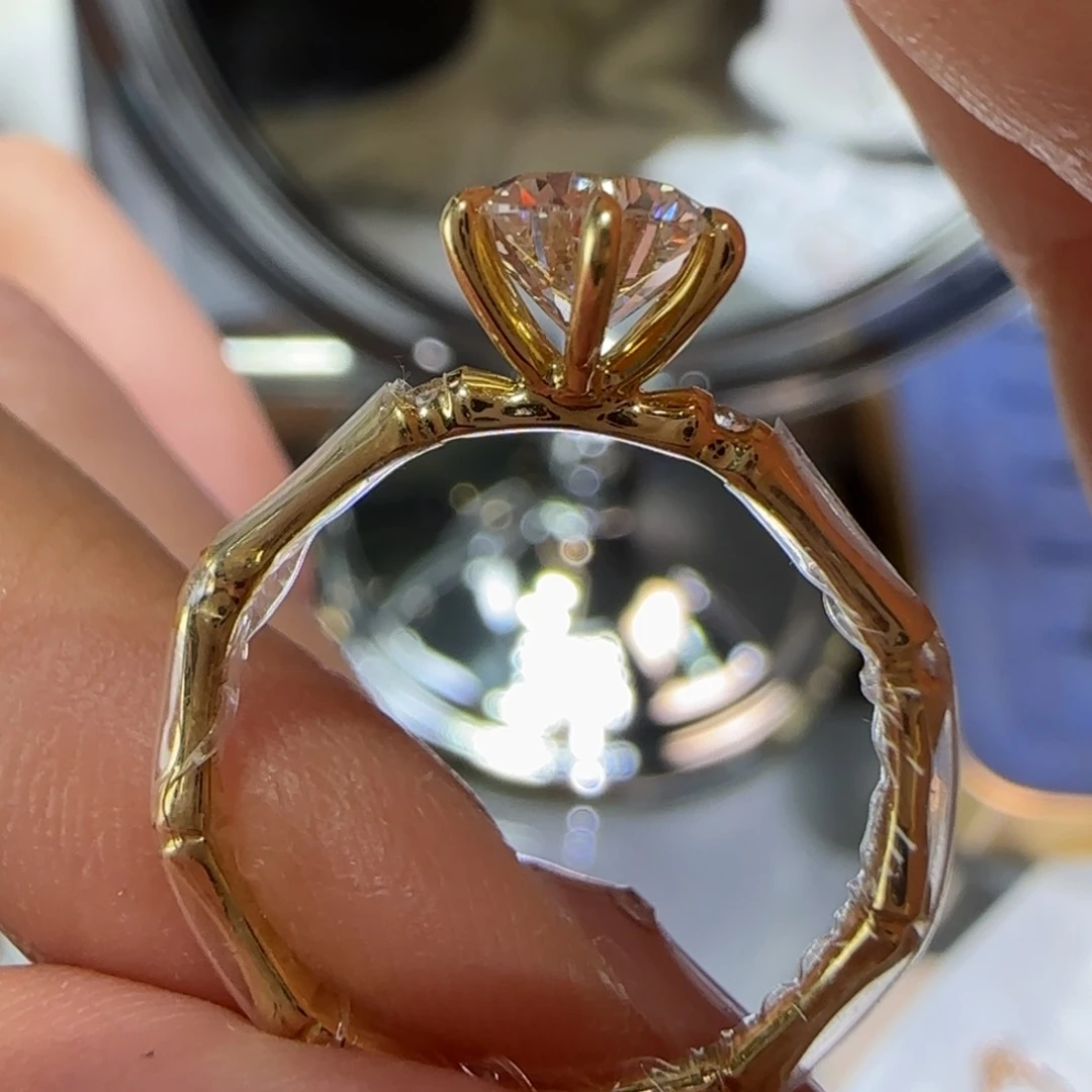 实验室培育钻石18K金镶嵌竹节设计款1卡13