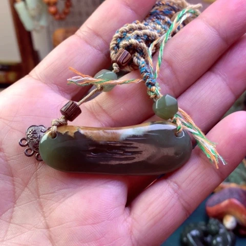 和田玉颈饰未镶嵌