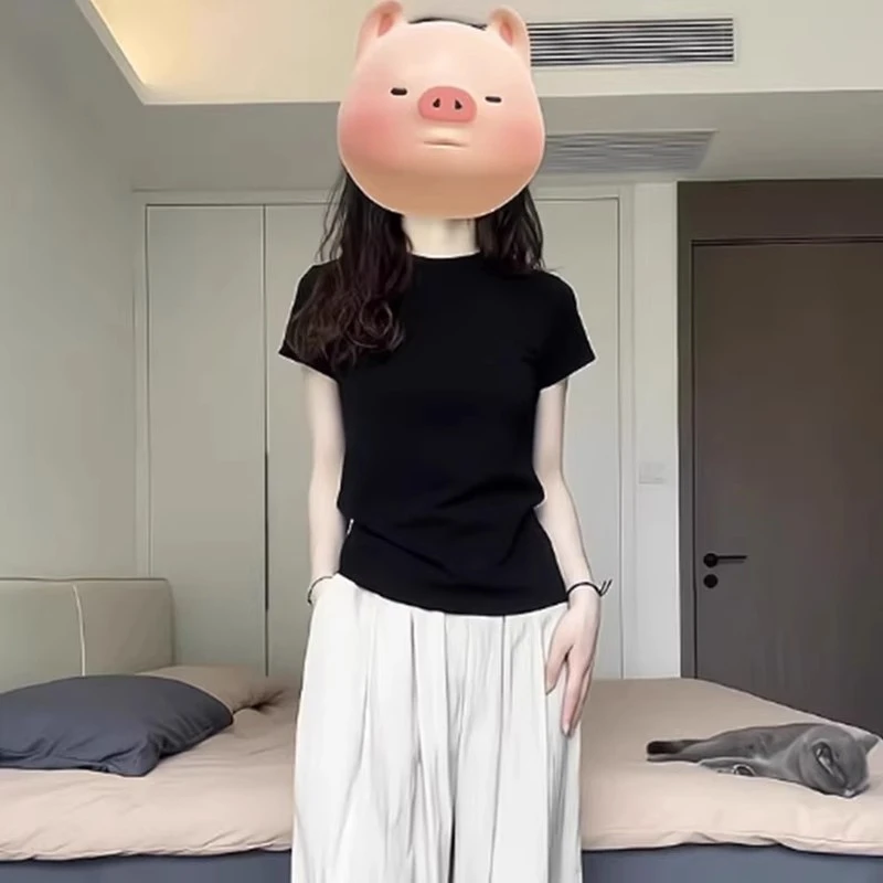 正肩黑色短袖t恤女夏季2025新款显瘦修身辣妹短款别致绝美小上衣