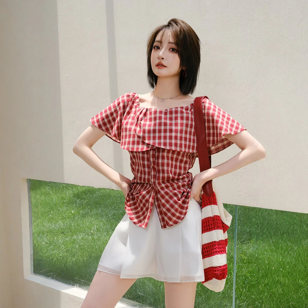 MIUCO红色格纹上衣荷叶边一字领露肩侧捏褶无袖修身型衬衫T9142