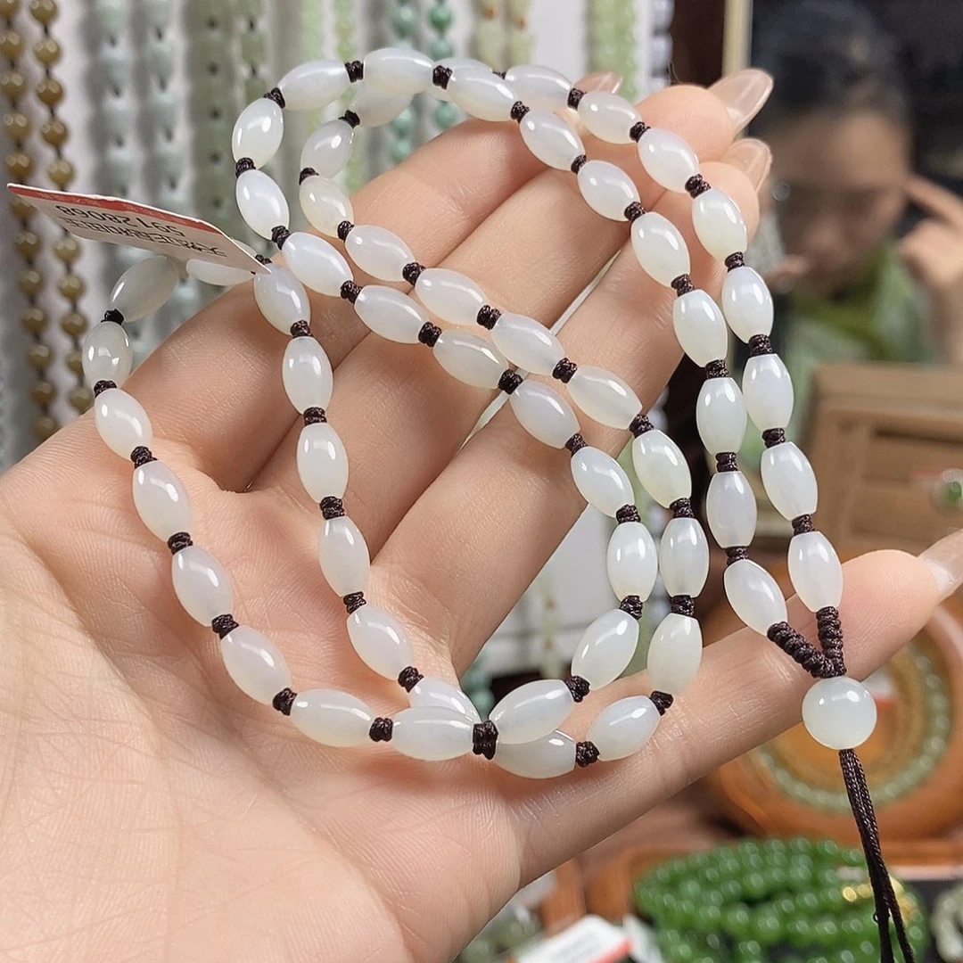 和田玉颈饰未镶嵌申*红