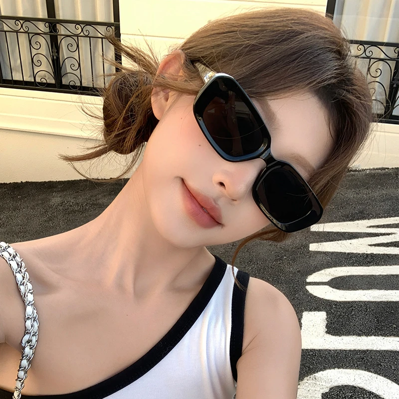 2025新款韩版方框墨镜女欧美风复古潮防紫外线时尚猫眼太阳眼镜