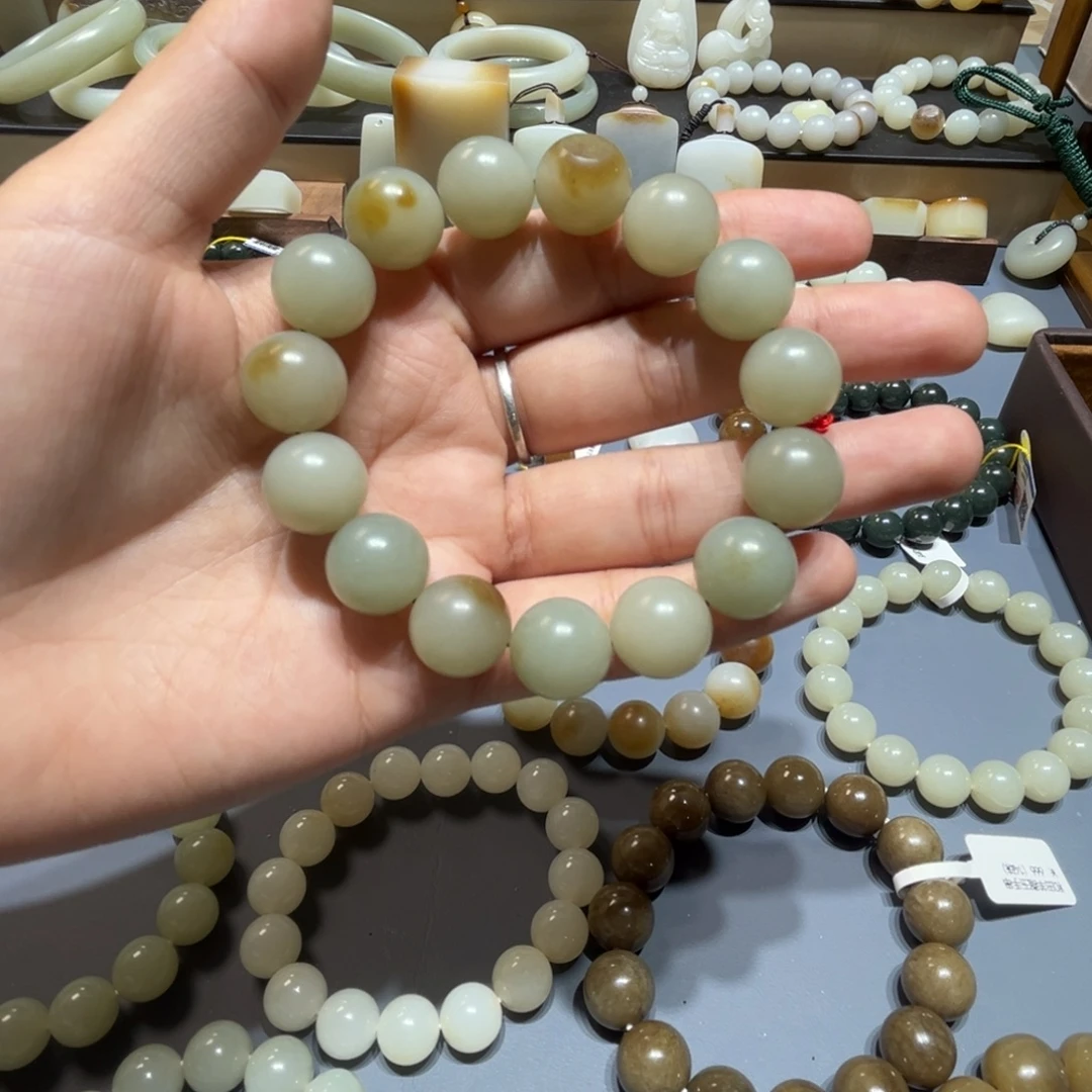 和田玉未镶嵌手串