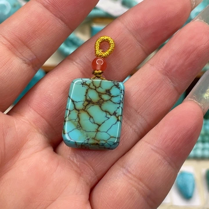 绿松石未镶嵌挂件