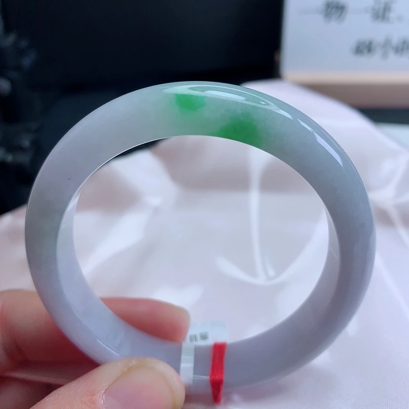 57圈翡翠手镯女款白色