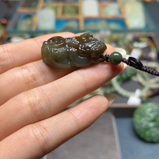 和田玉未镶嵌颈饰