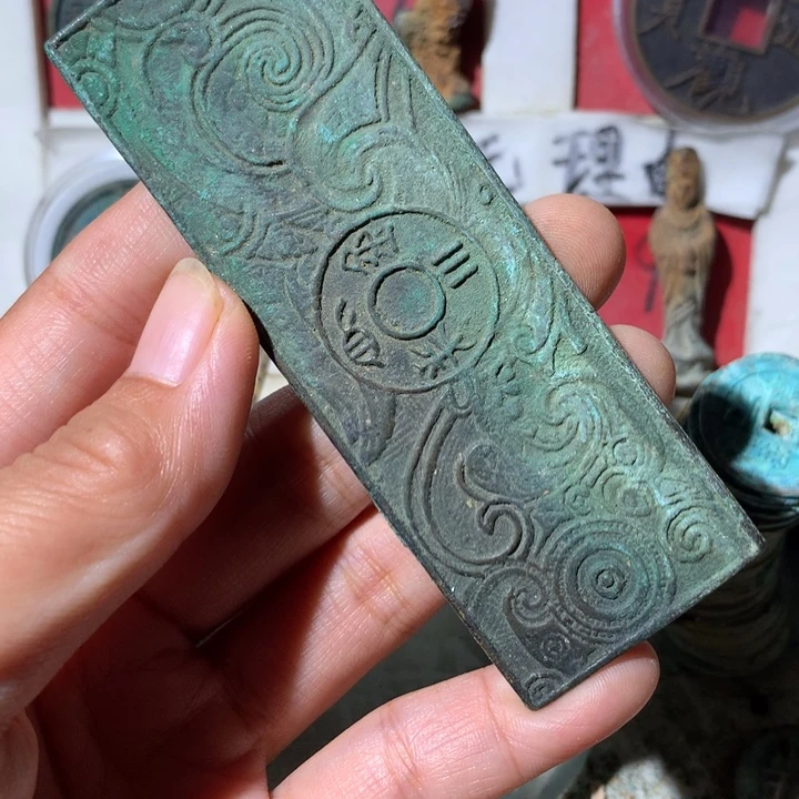 弓***月现代工艺品 现代工艺品