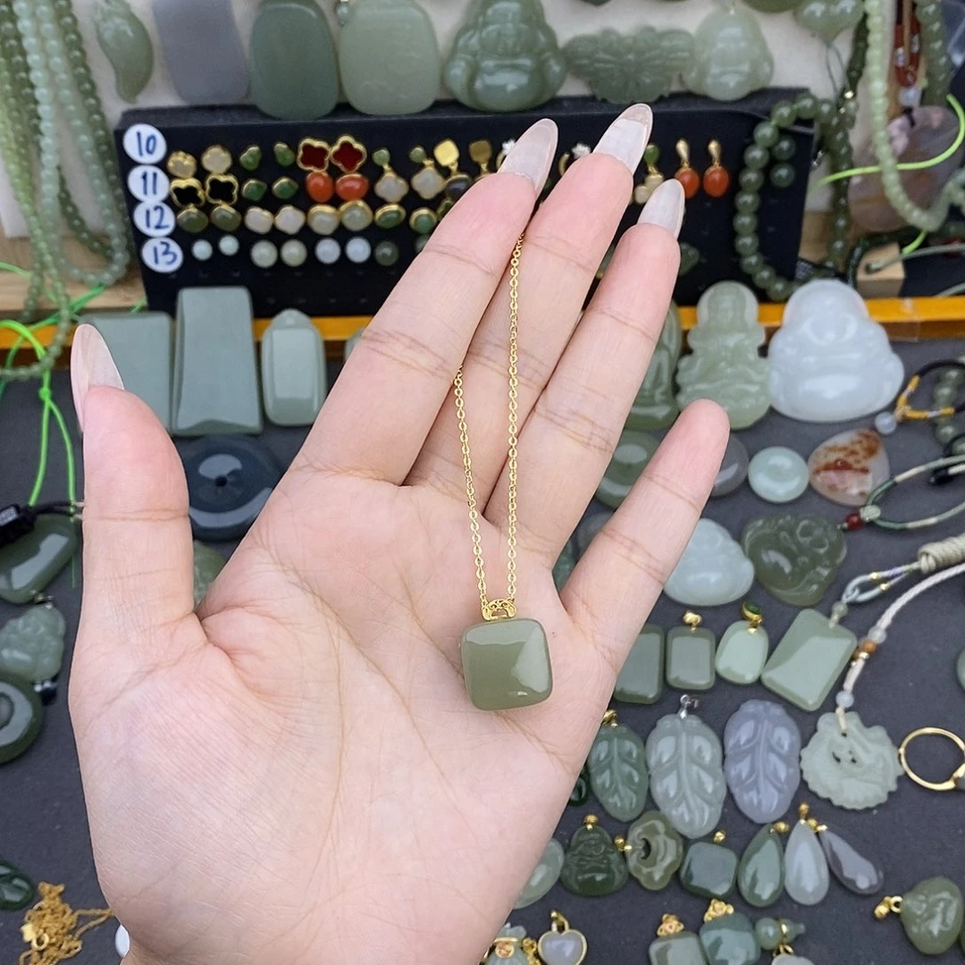 和田玉银S925镶嵌吊坠(赠链)