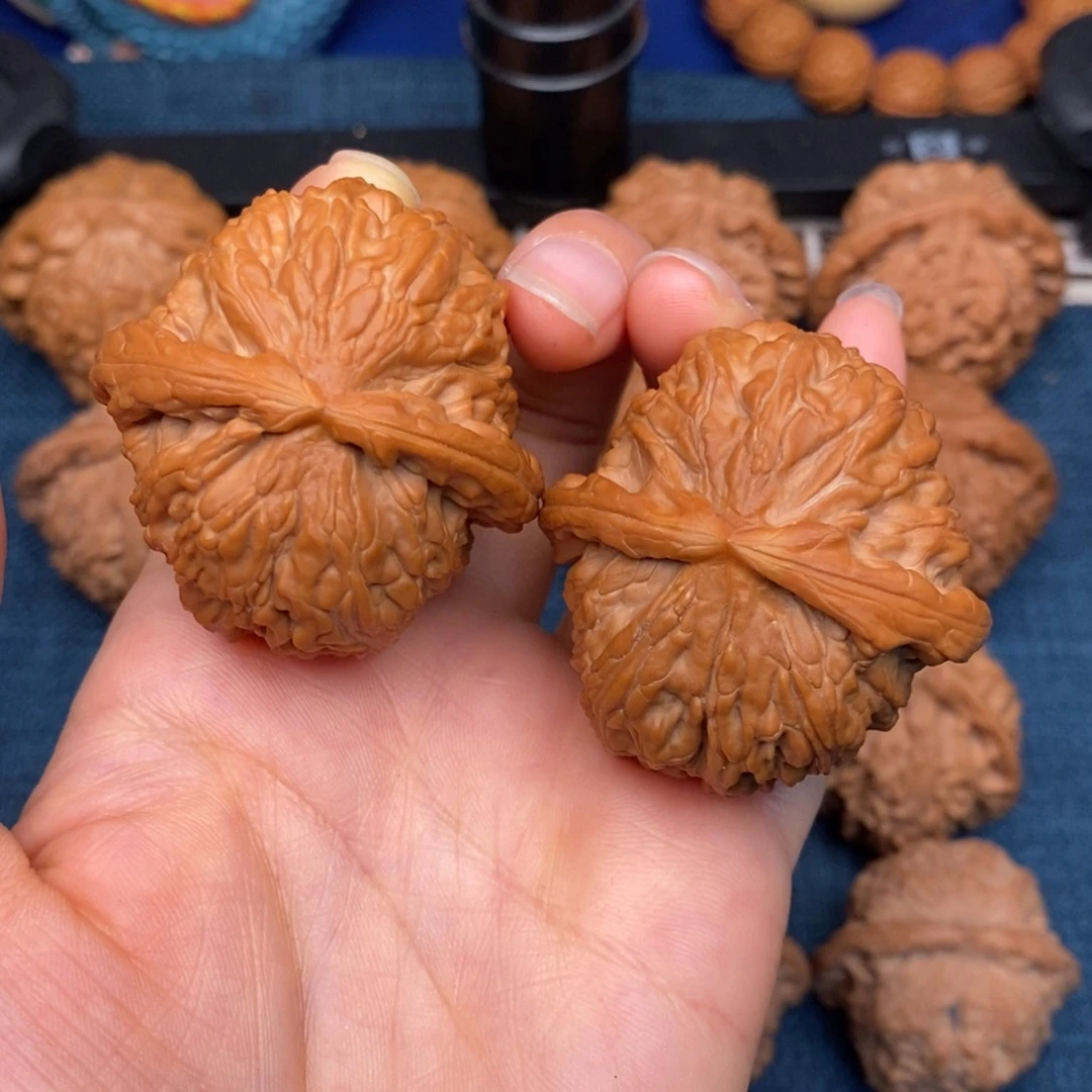 文玩核桃把件w****y43大肚红皮球白