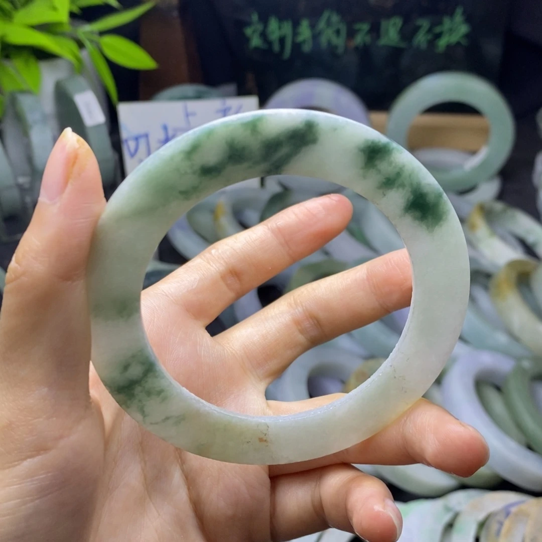 未镶嵌手镯定制翡翠