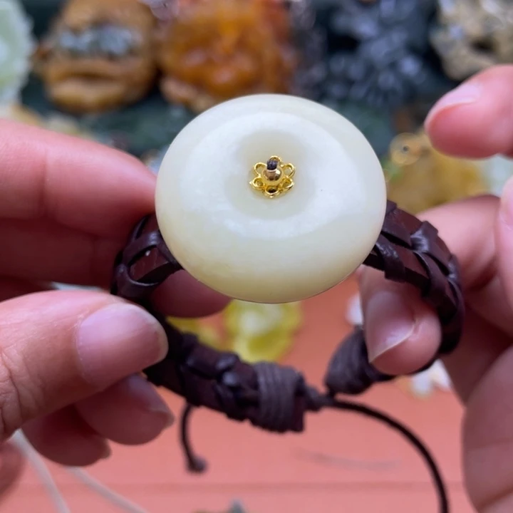 蛇纹石玉未镶嵌吊坠