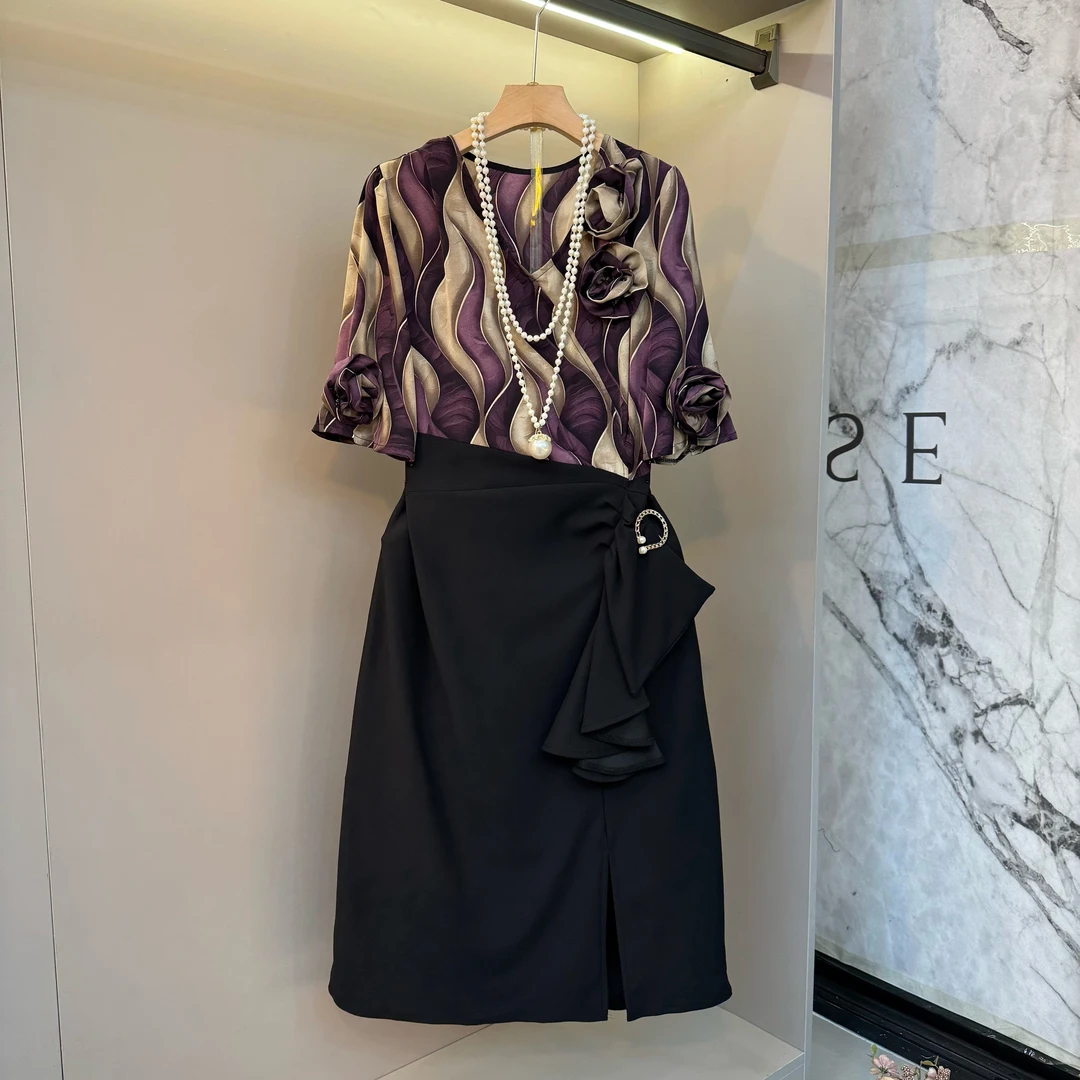 夏季女神韵味感气质连衣裙2025年新款V领印花短袖重工显瘦连衣裙