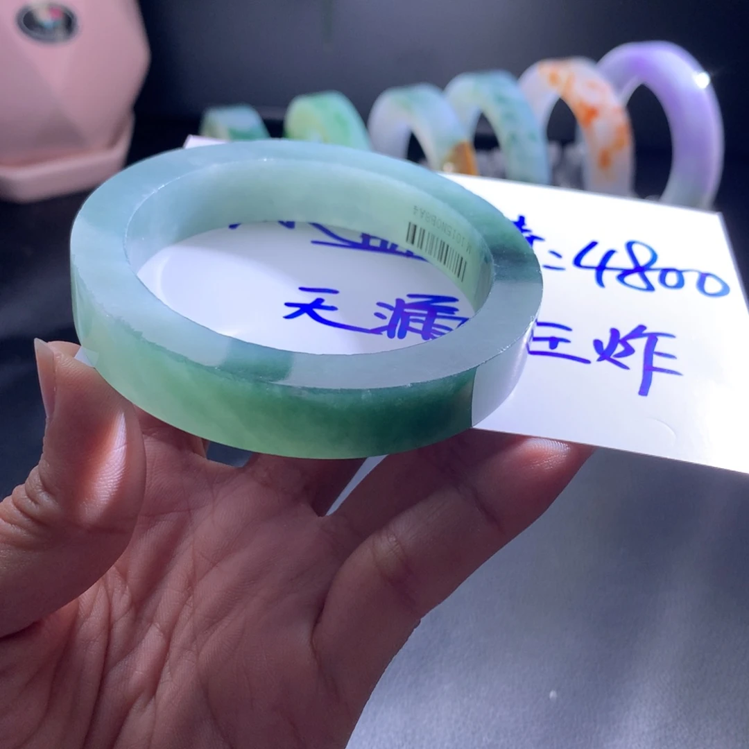 未镶嵌手镯定制翡翠