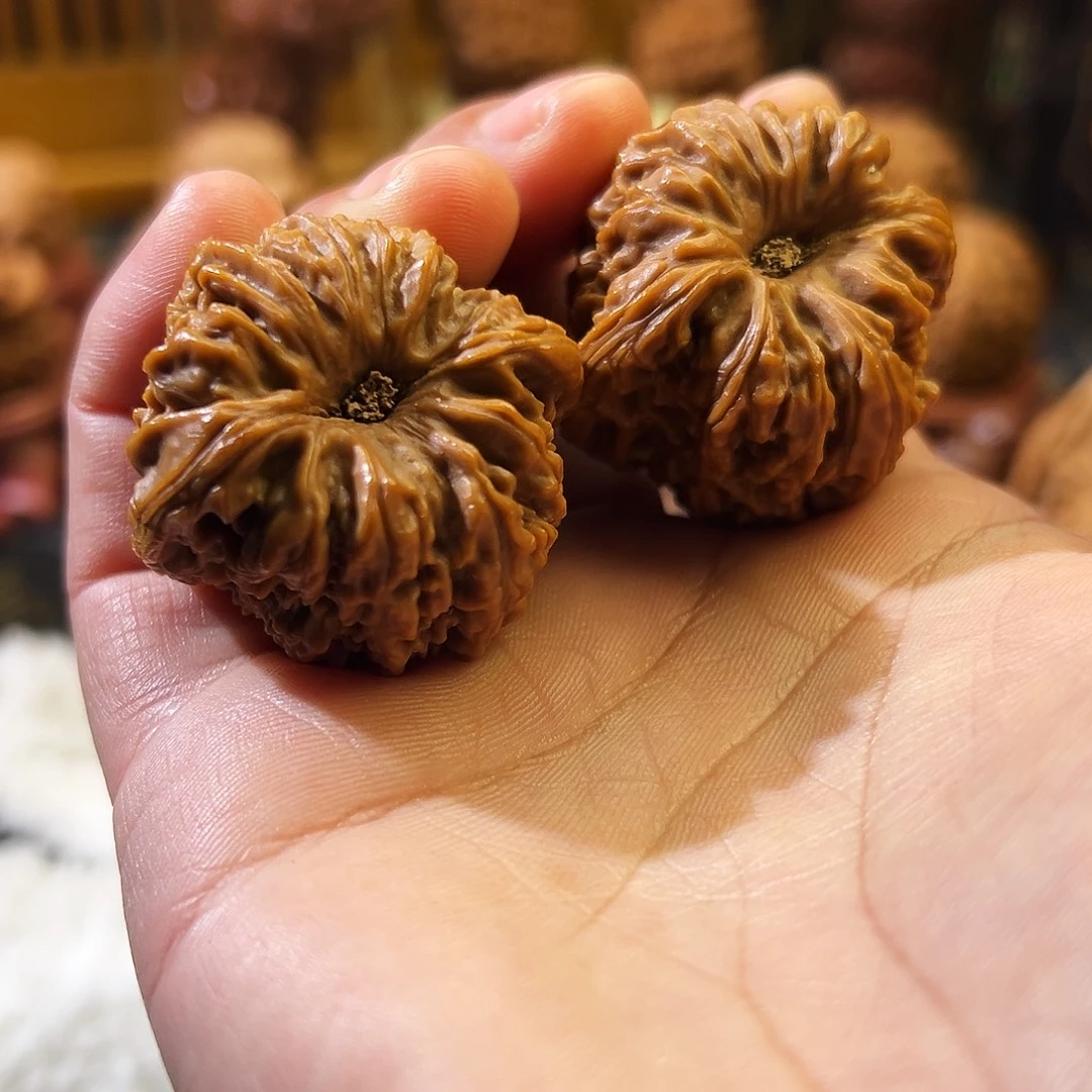 岁***过指定闪购，艺核轩文玩