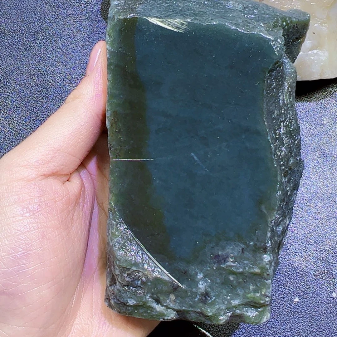 小***山未镶嵌和田玉（糖玉）珠宝半成品