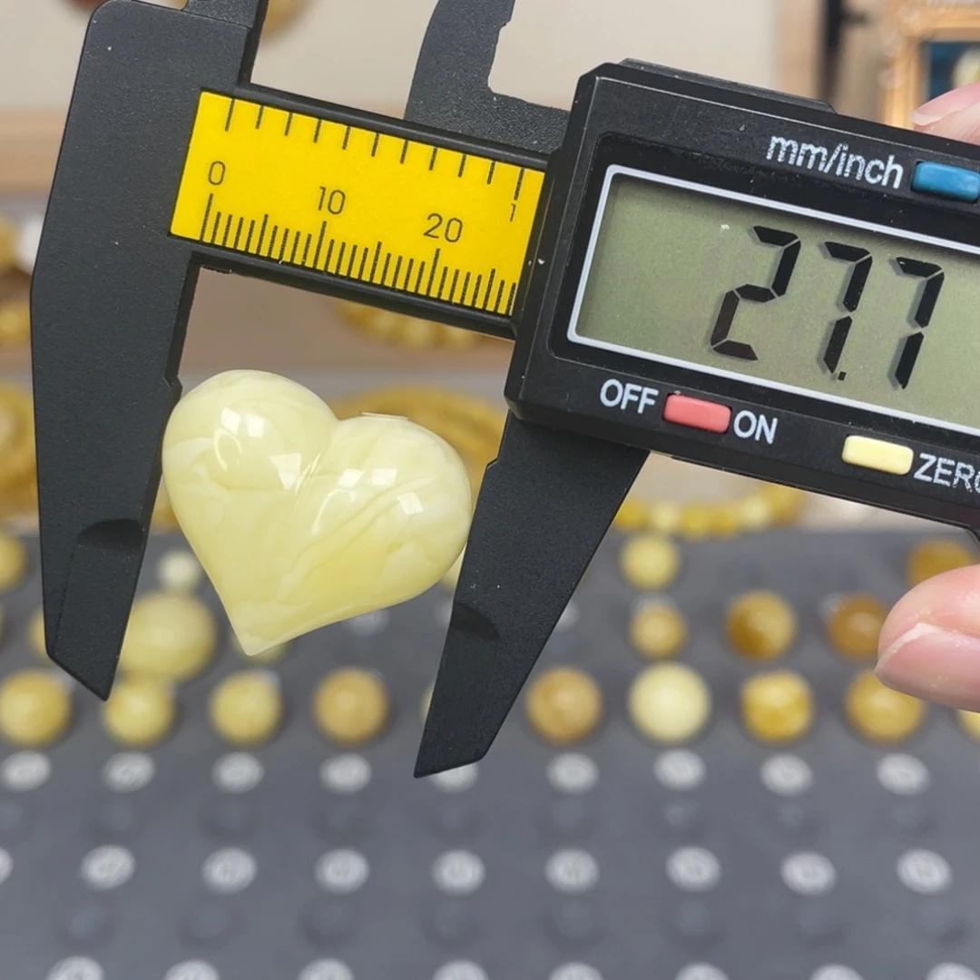 琥珀未镶嵌裸石123号