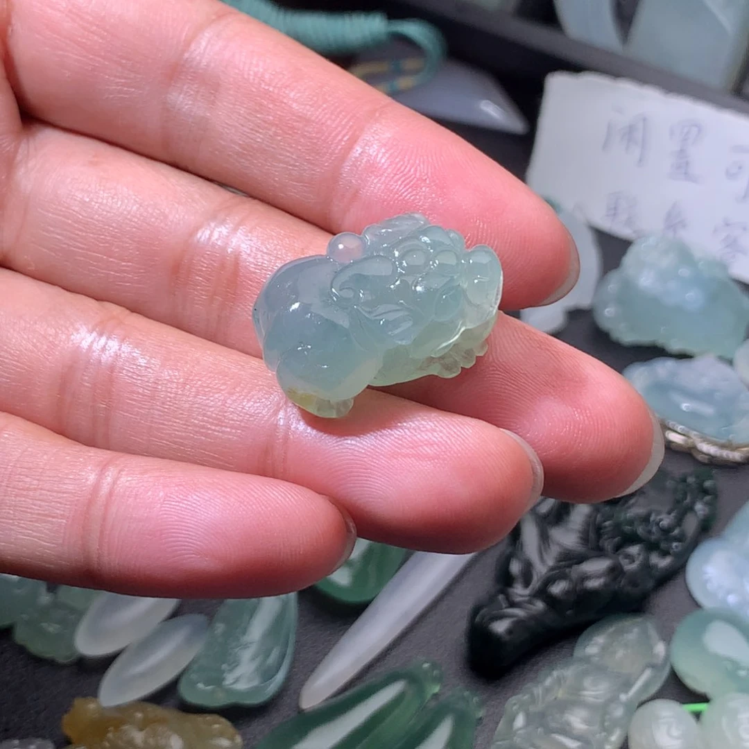 颈饰未镶嵌翡翠挂件