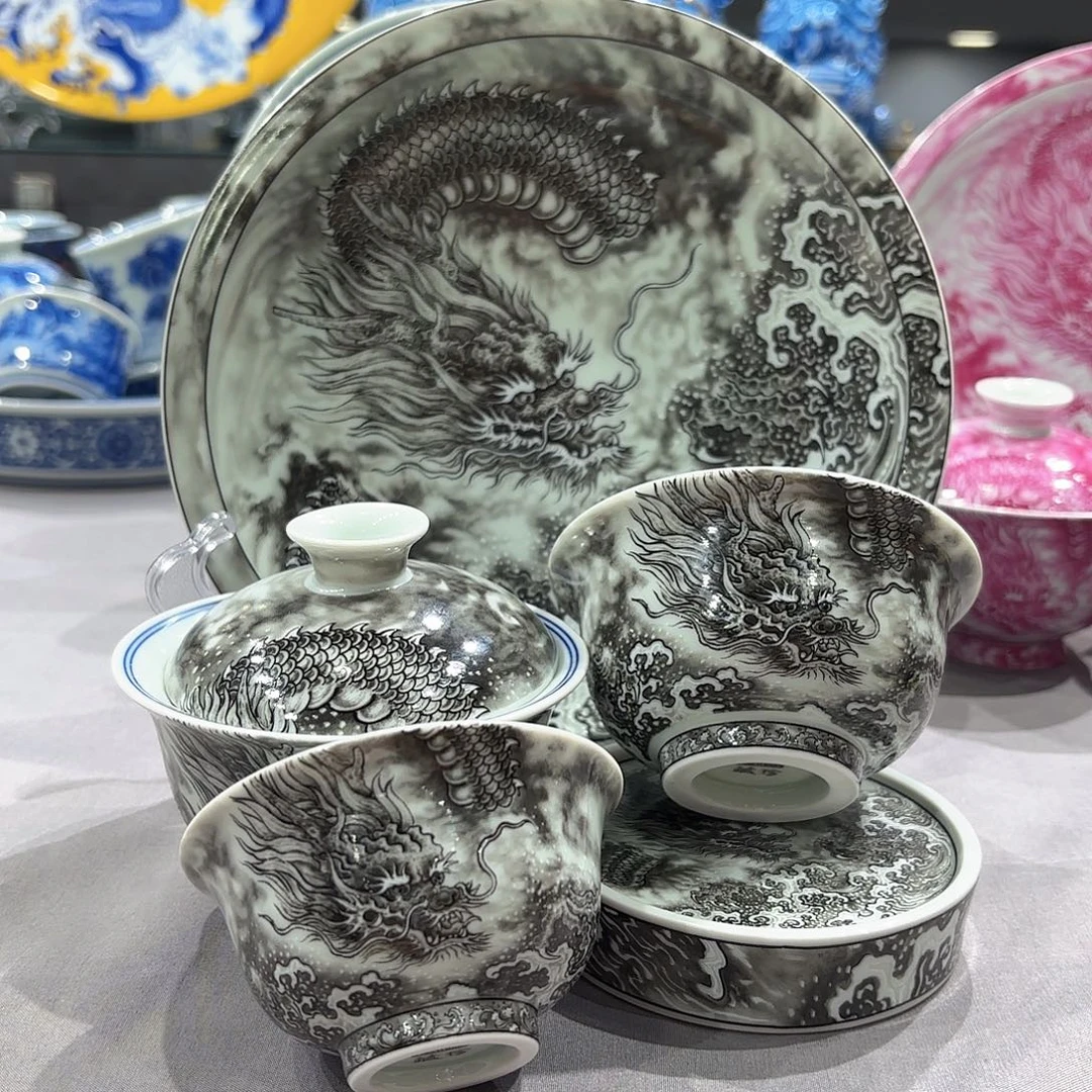 瓷片景德镇瓷器精品陈列