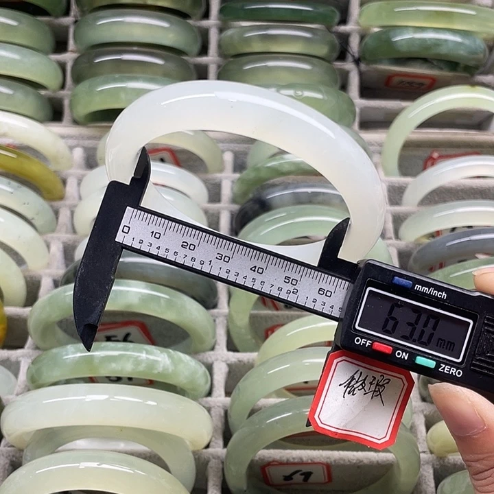 未镶嵌蛇纹石玉手镯76