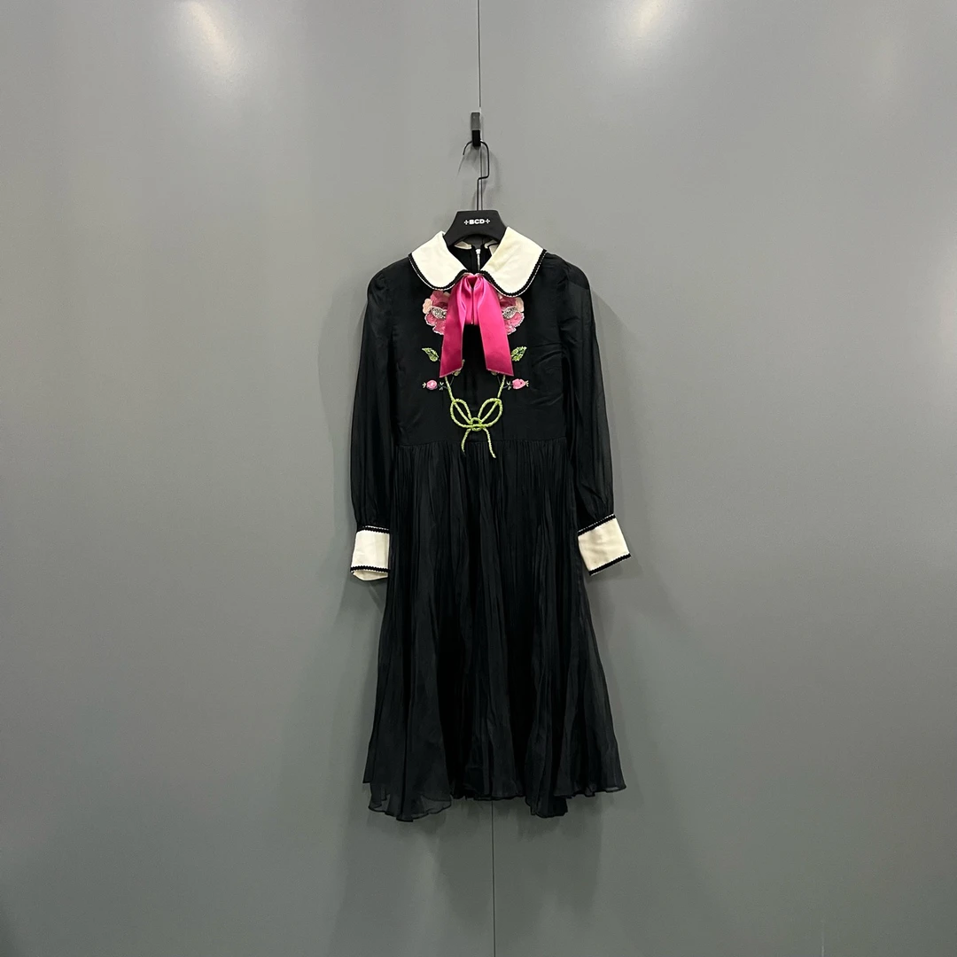 99新 GUCCI/古驰 tt2 秀款 花卉刺绣真丝连衣裙 40码/610956