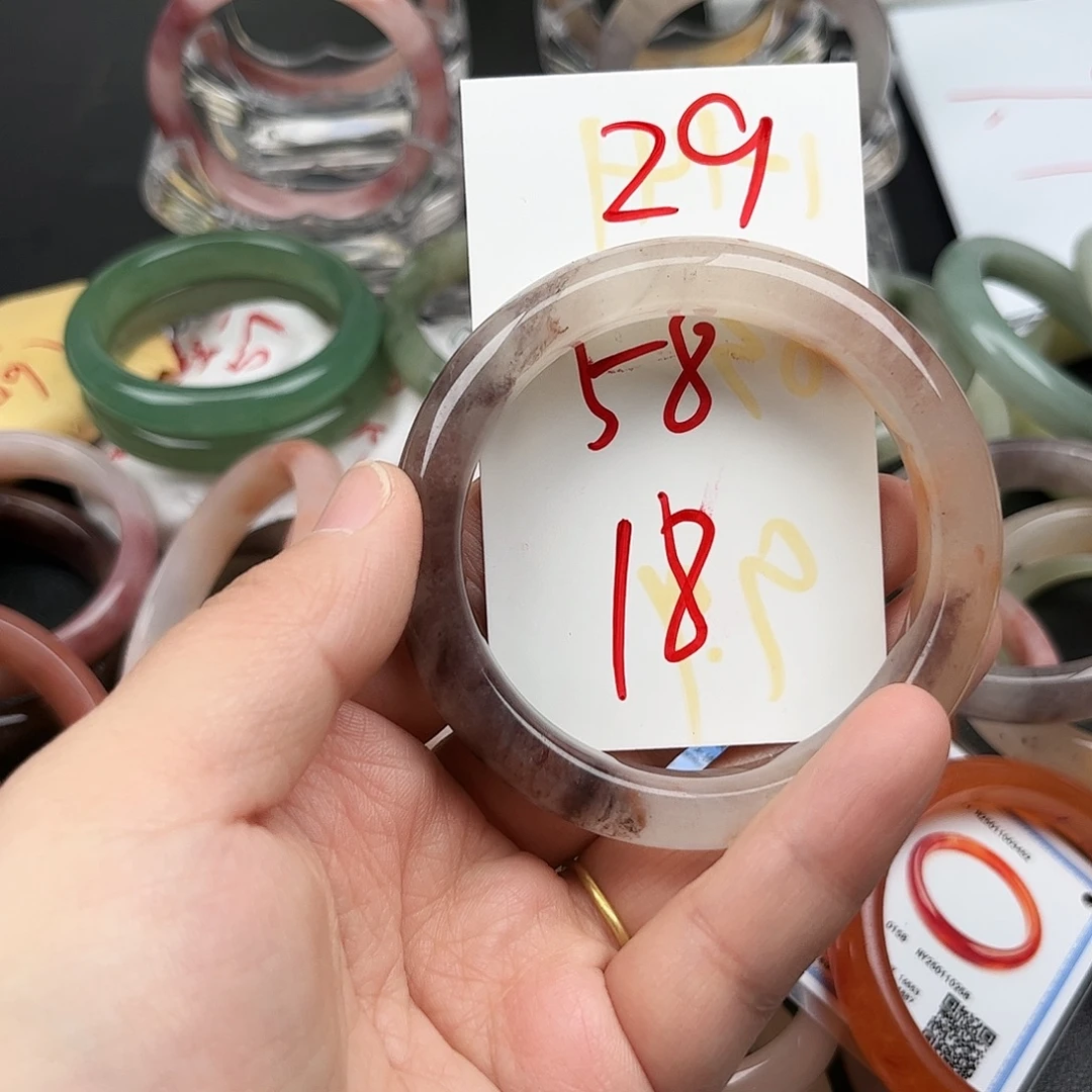 石英质玉未镶嵌手镯29