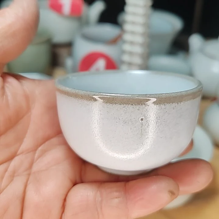 微瑕月白釉小单杯