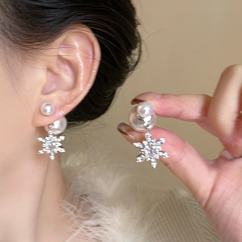 铜合金仿珍珠耳饰 秋冬雪花珠珠耳钉女高级感气质百搭耳环耳饰潮