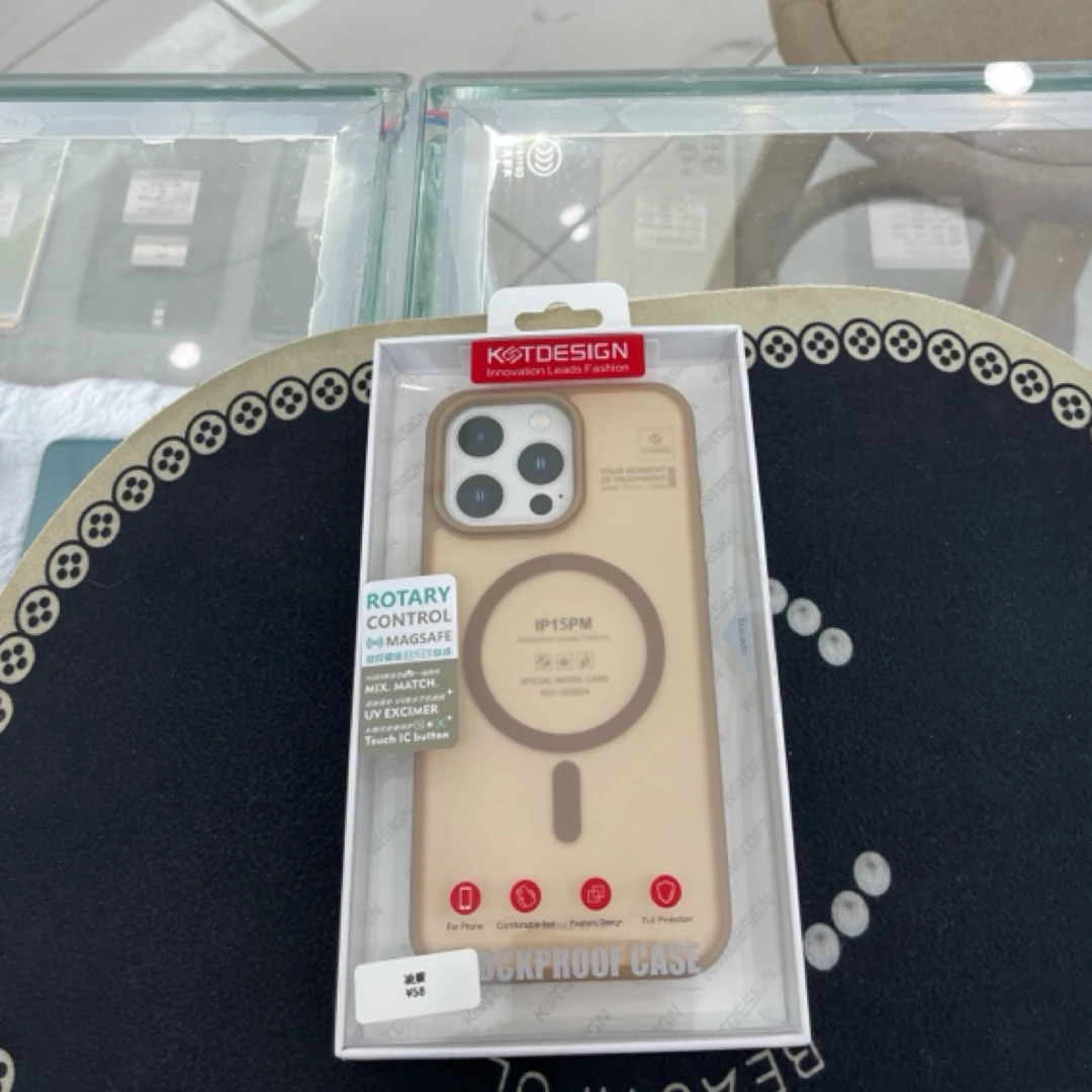 超薄磨砂磁吸适用于15Promax手机壳全硬pc半透防摔保护柔砂肤感新款全包透明冰雾