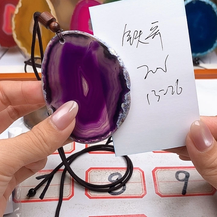 铁***哥合金颈饰玛瑙/玉髓