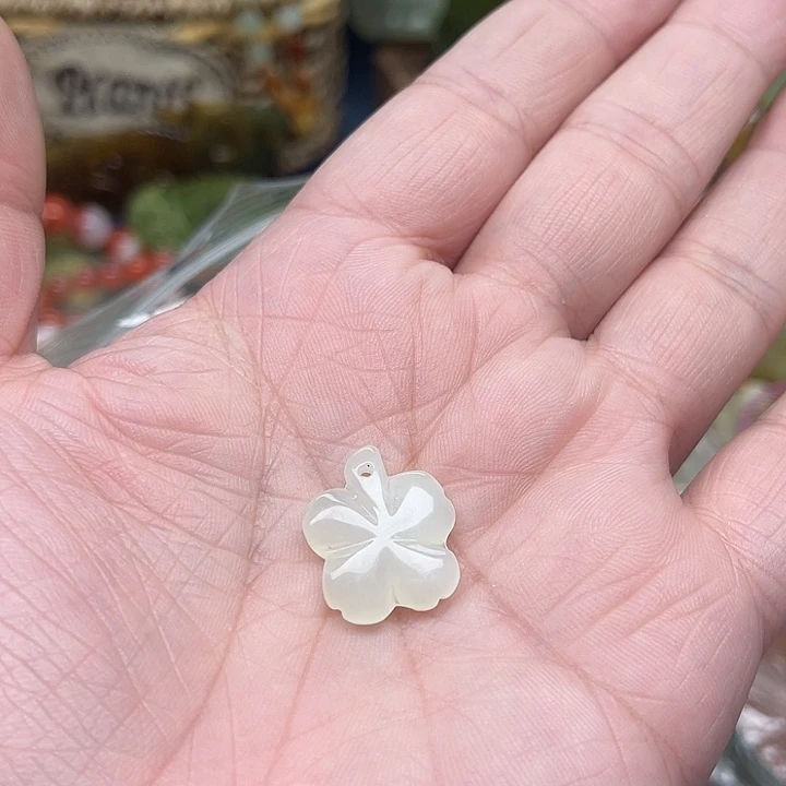 蛇纹石玉吊坠未镶嵌渤***姐