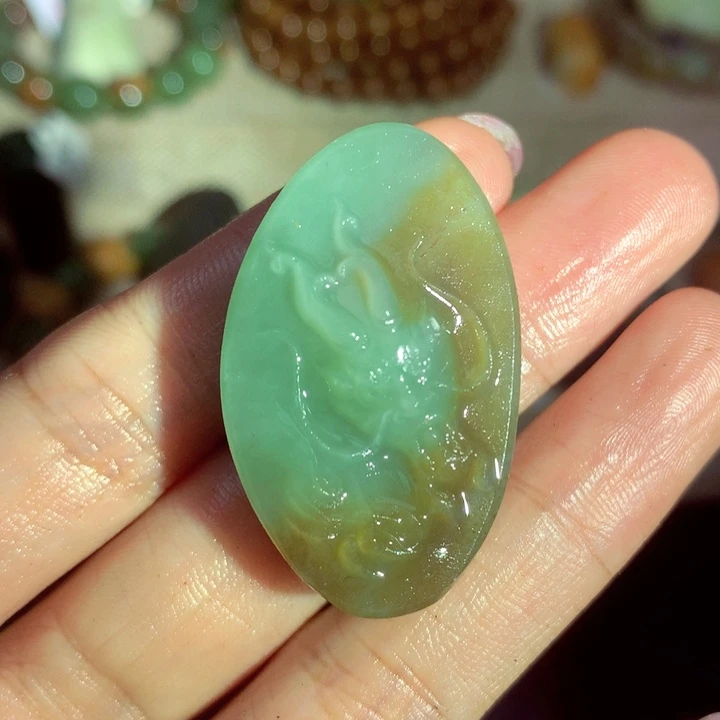 透闪石质玉未镶嵌珠宝奇石