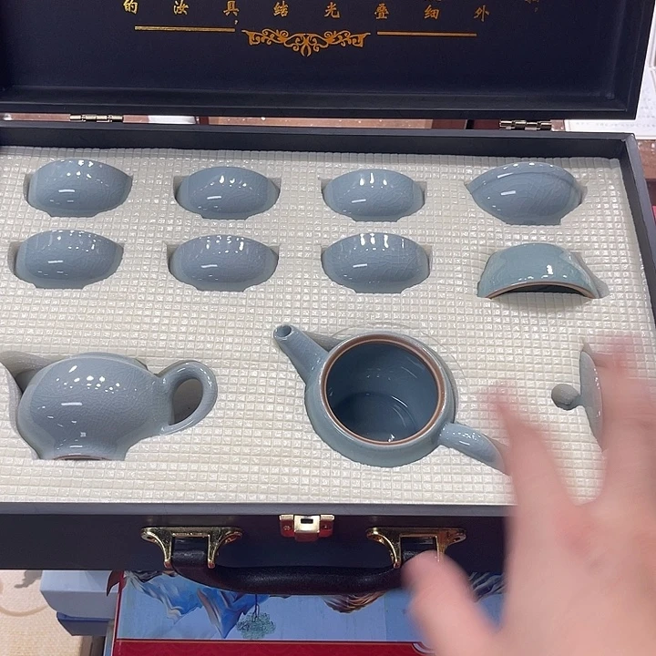 孤品茶具套装等。