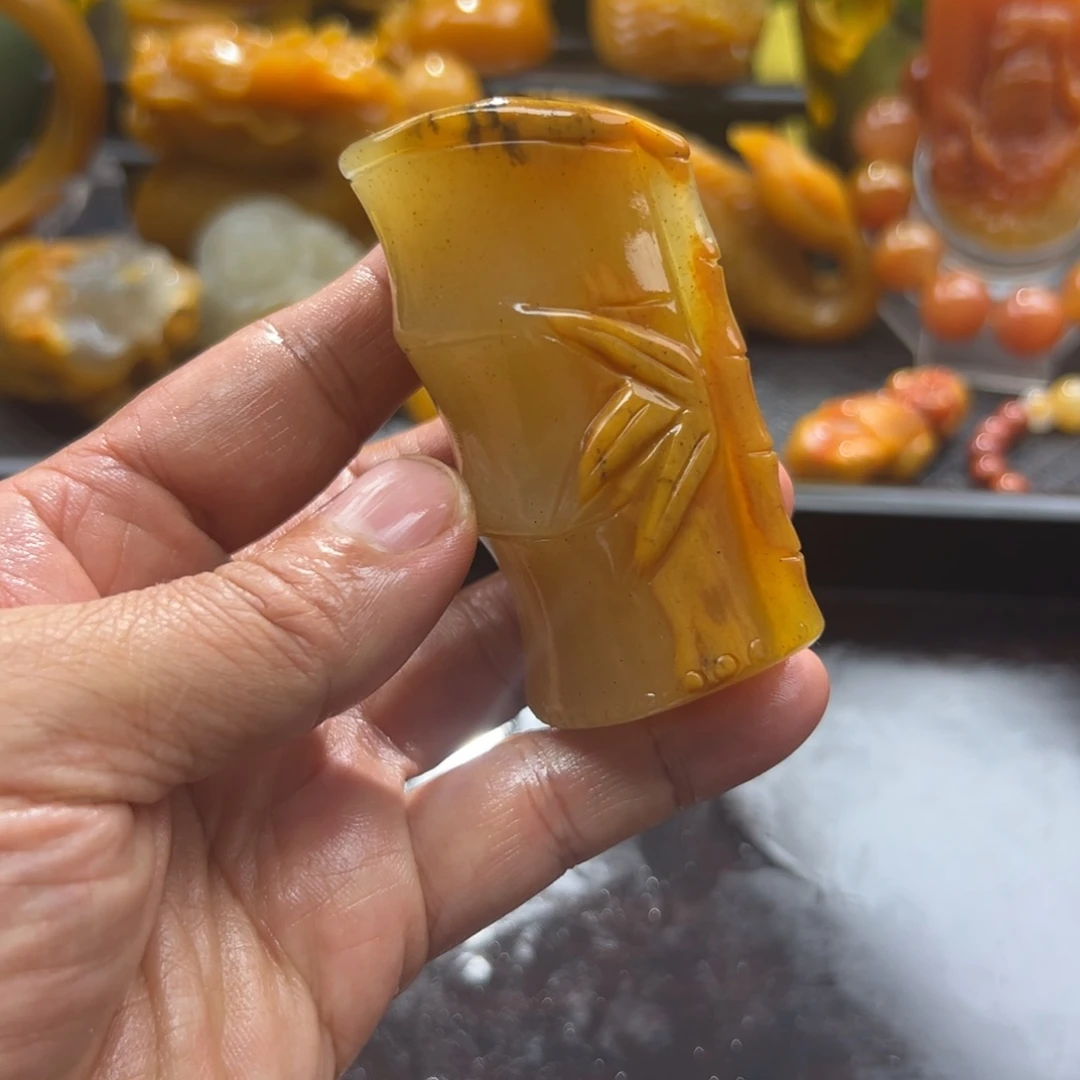 石英质玉未镶嵌颈饰