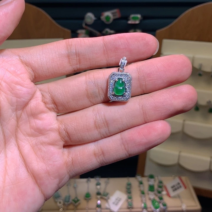 吊坠(不含链)未镶嵌翡翠