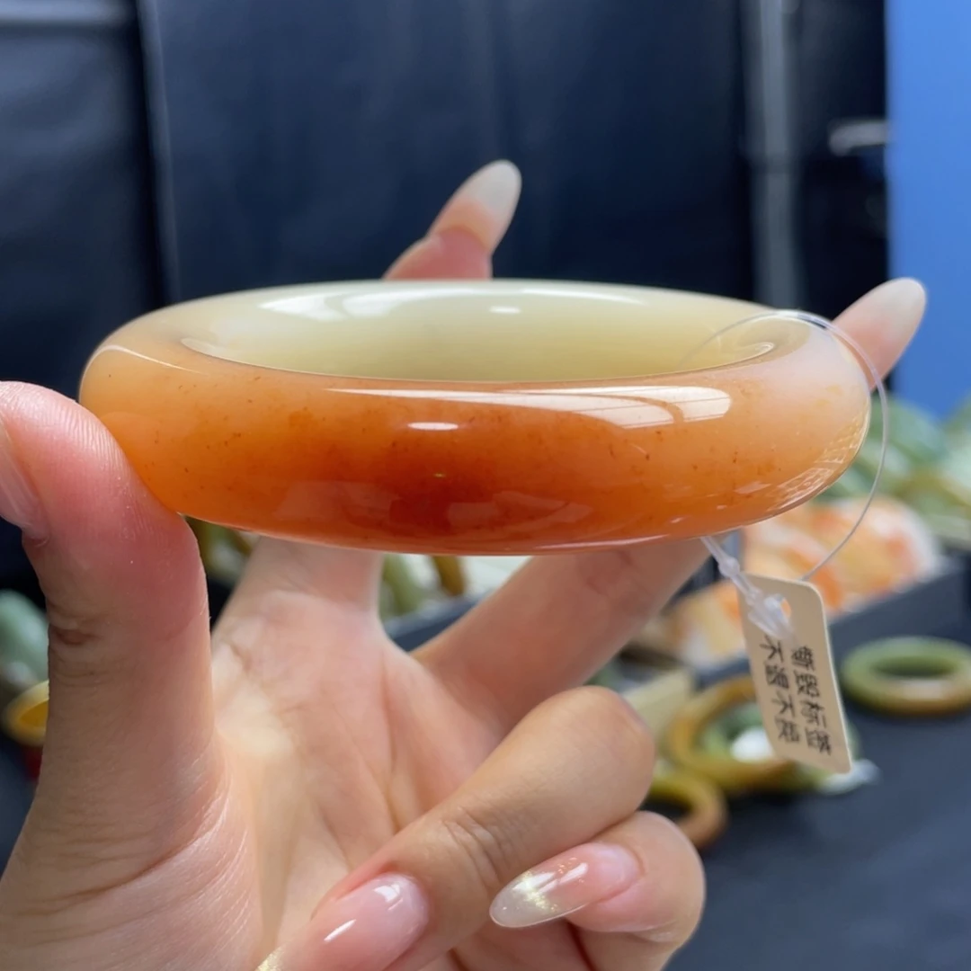 未镶嵌手镯石英岩玉嘉***H