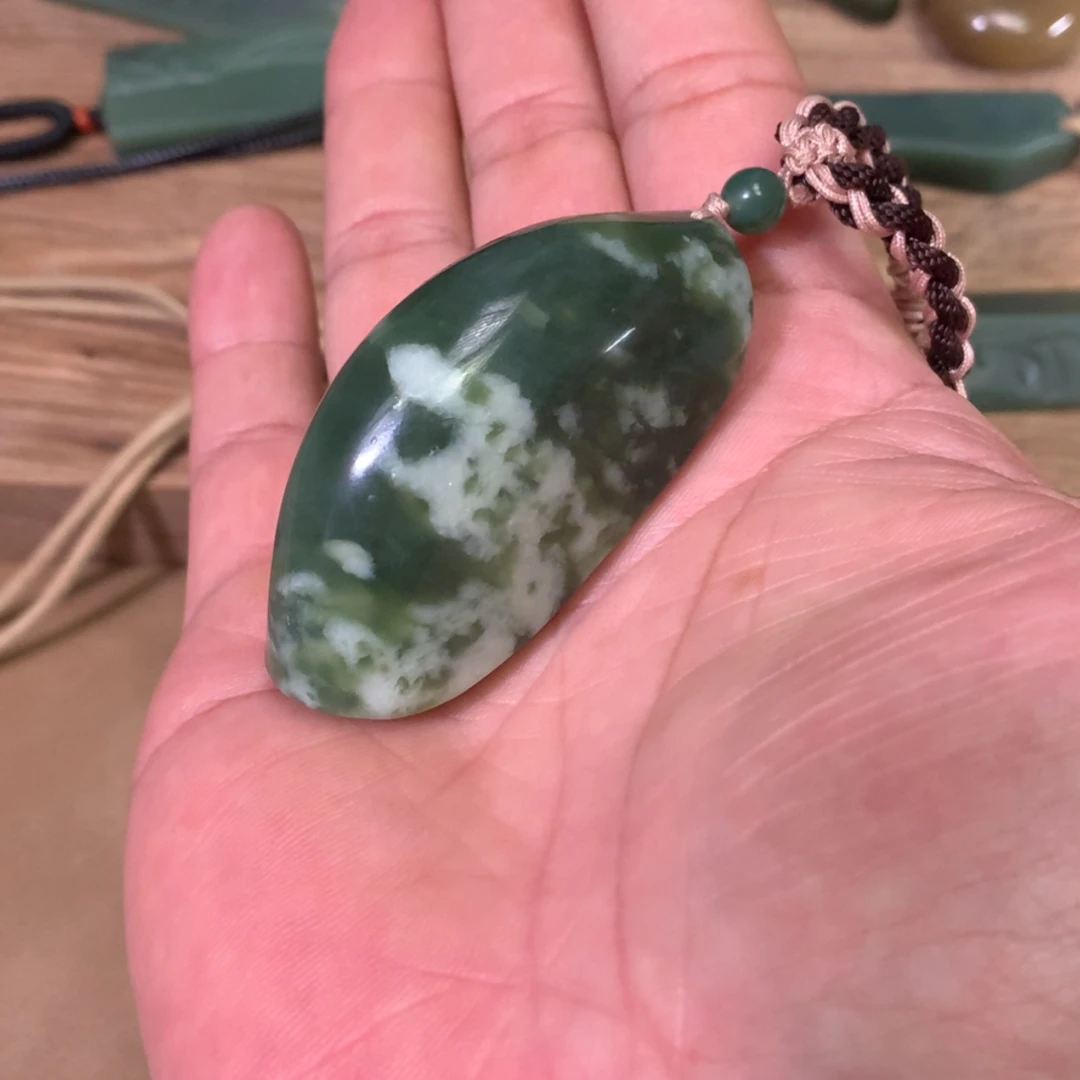 【闪购商品】蛇纹石玉未镶嵌颈饰