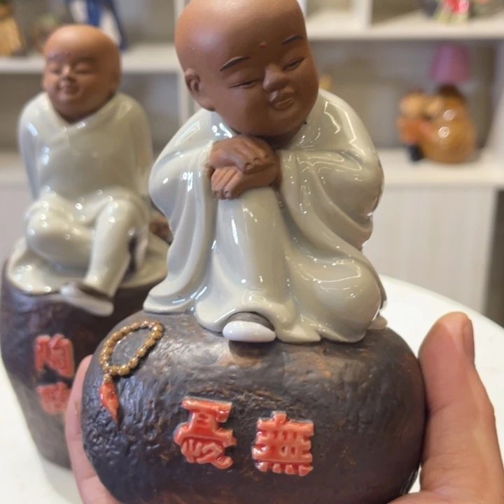 石湾公仔衬托盆景