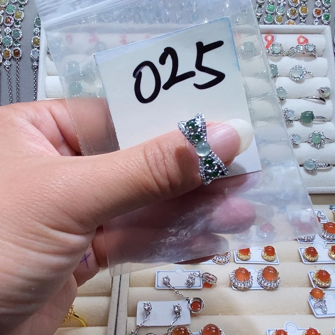 翡翠未镶嵌戒指缅甸