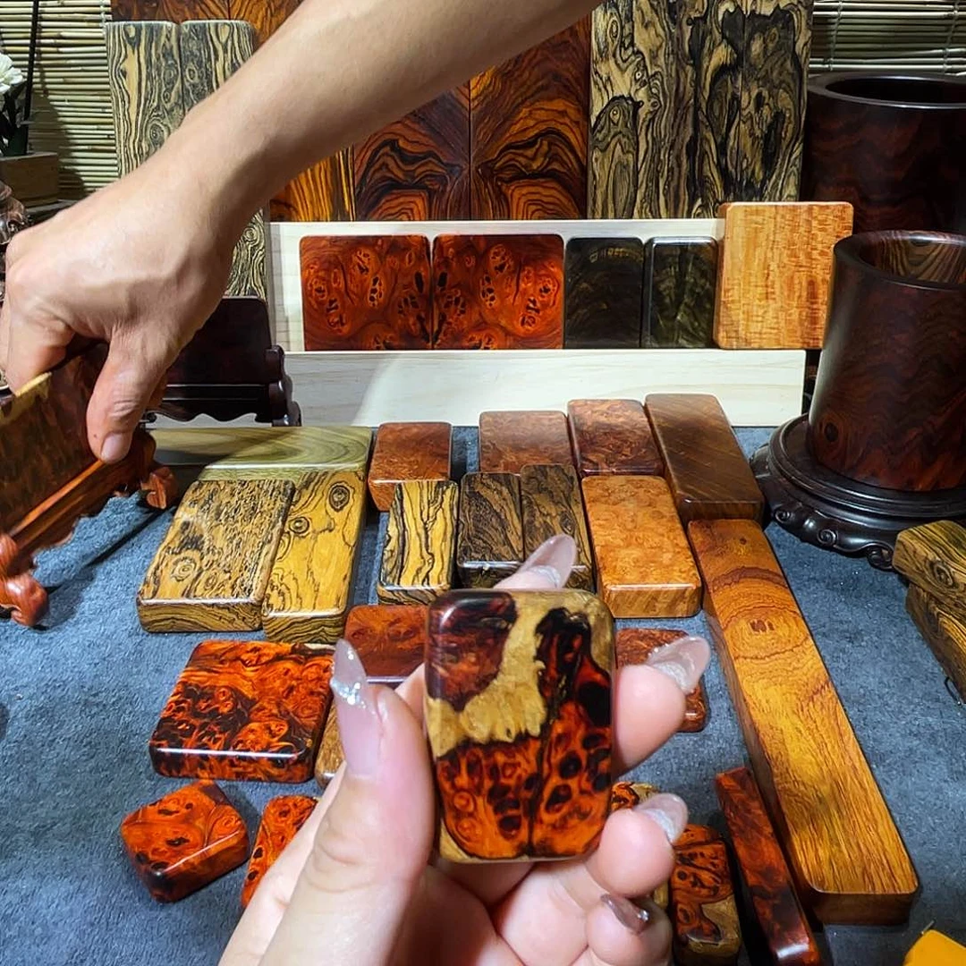 爱***秋牌子一物一拍直播间