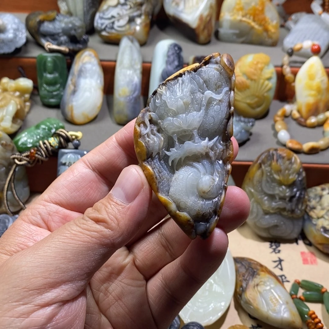 稳***，和田玉未镶嵌把件