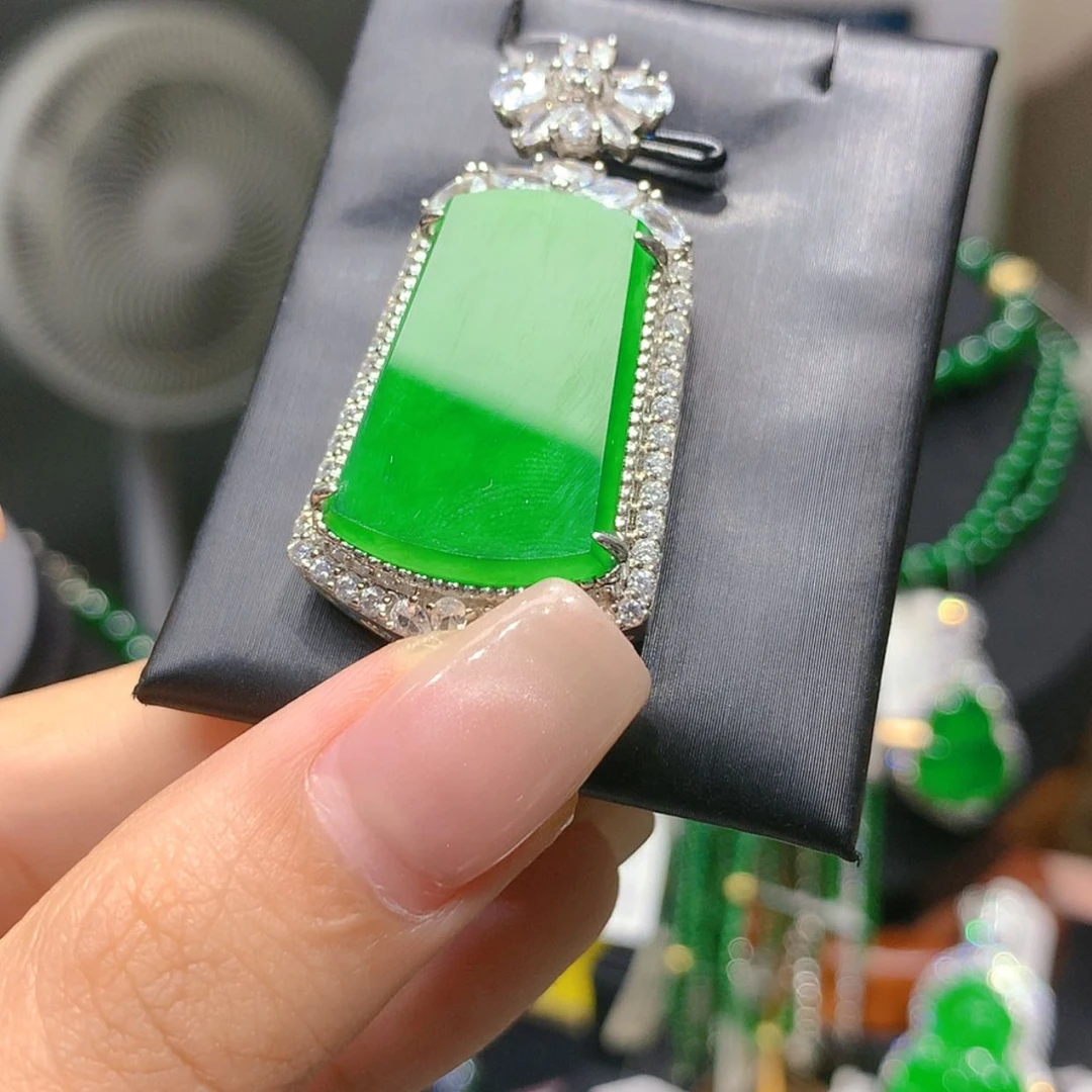 【闪购商品】颈饰银S925镶嵌翡翠6柒姐