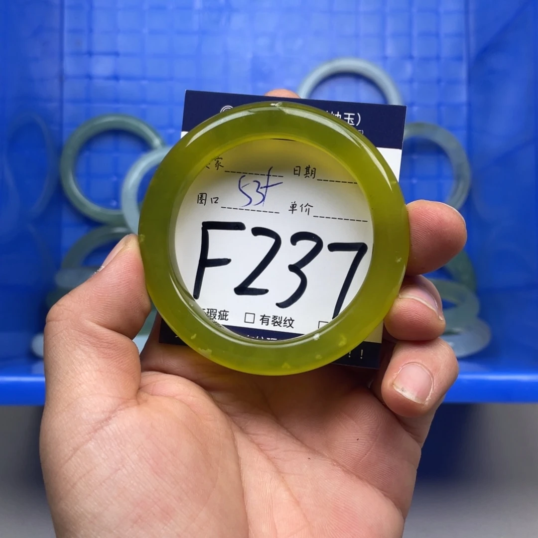 岫玉手镯手镯未镶嵌