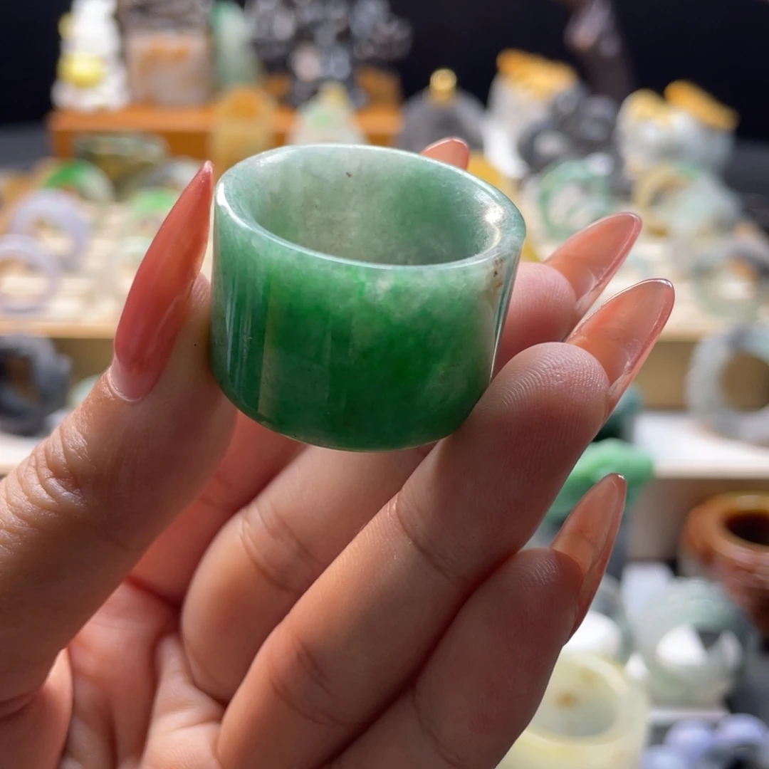 定制翡翠未镶嵌戒指