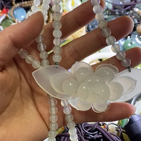 岫玉未镶嵌颈饰挂件